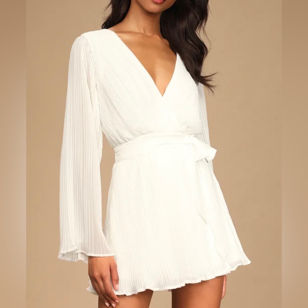 Lulu’s Ivory Pleated Long Sleeve Skort Romper, Size Small